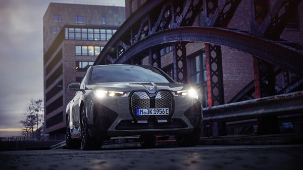 Elektrikli 2023 BMW iX M60 tanıtıldı: İşte tasarımı ve özellikleri