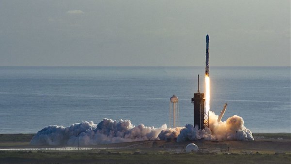 Elon Musk, atmosferdeki karbondioksiti roket yakıtına dönüştürmek için bir program başlattı