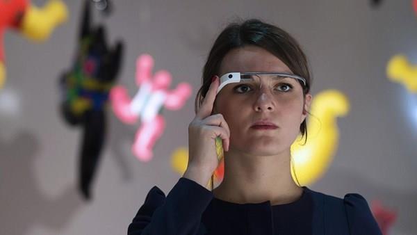 Google yeni bir artırılmış gerçeklik cihazı ve işletim sistemi hazırlıyor