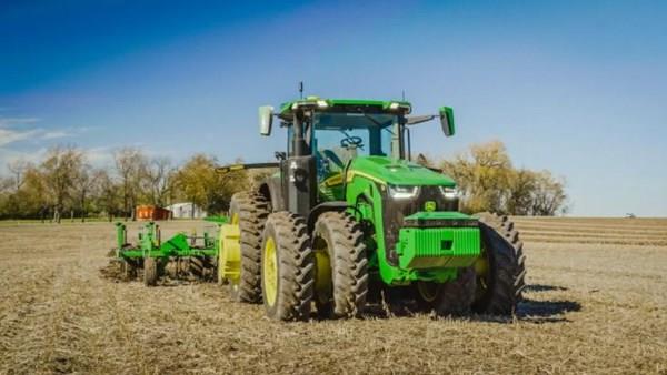 John Deere’in otonom traktörü üretime hazır