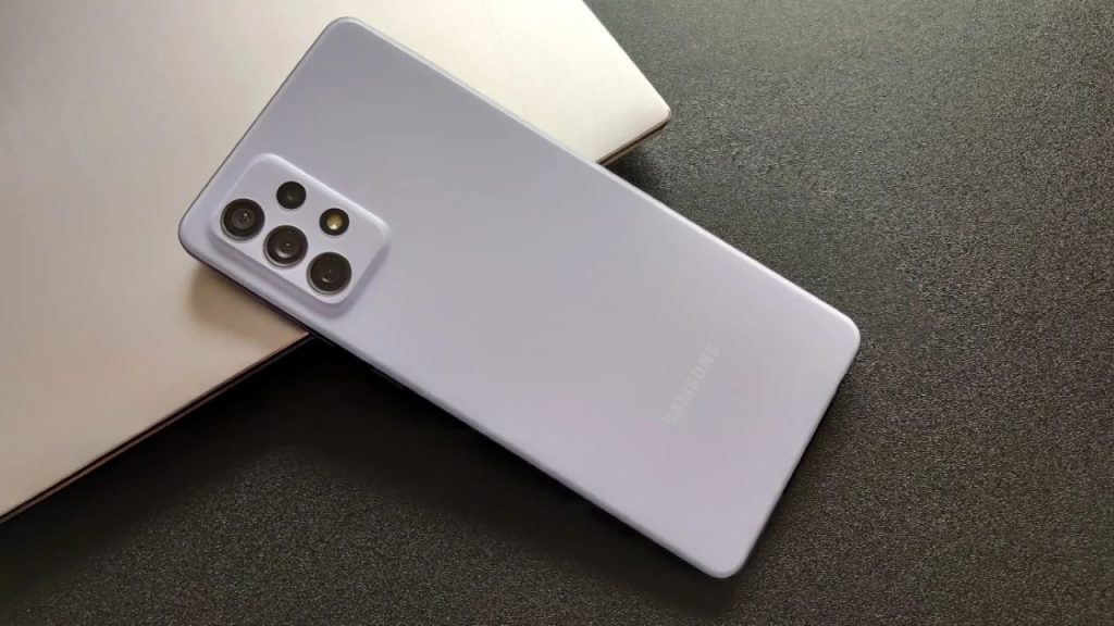 Ülkemizde popüler olan iki Samsung modeline Android 12 müjdesi