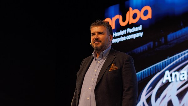 Aruba, sektörün ilk Dağıtık Hizmetler anahtarlama çözümü Aruba CX 10000 Serisini duyurdu