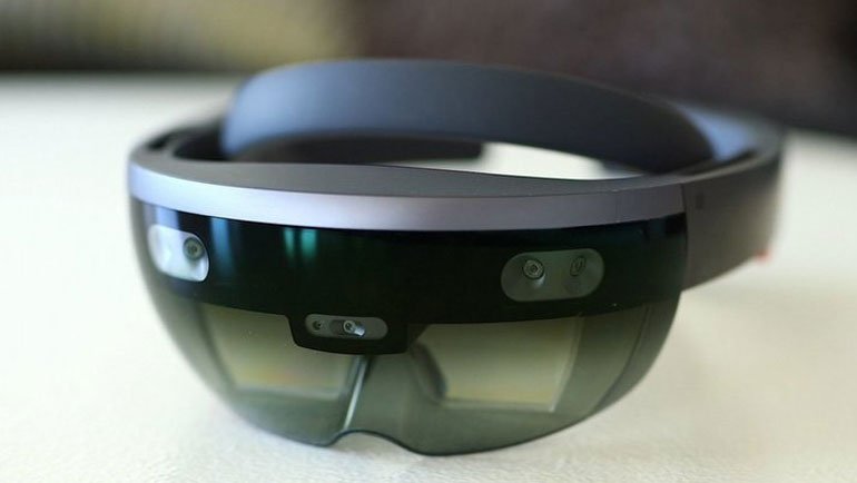 Microsoft’ta Kafalar Karışışık: HoloLens’in Geleceği Yılan Hikayesine Döndü