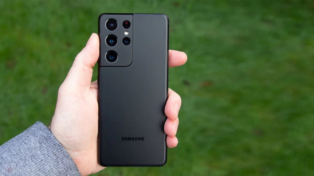 Samsung Galaxy S22 serisinin fiyatı belli oldu!