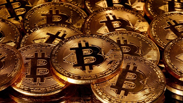 Warren Buffet kripto paralara göz kırptı, Visa ve Mastercard hisseleri çakıldı