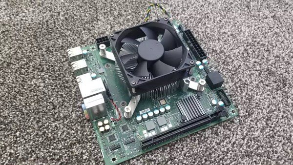 AMD konsoldan çıkma APU’lara devam ediyor