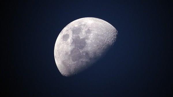 NASA, 50 yıllık mühürlü Ay örneğini açıyor