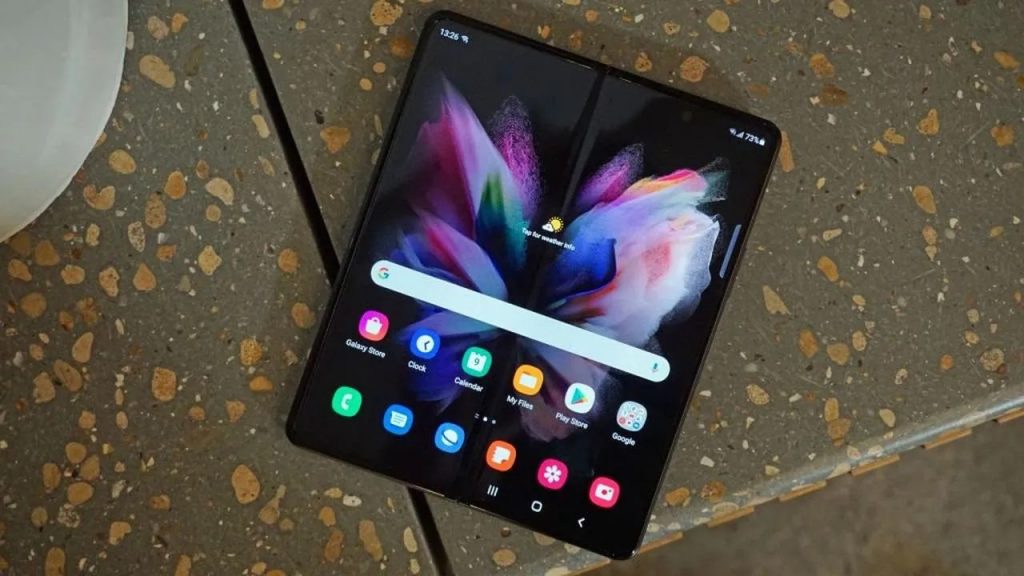 Samsung Galaxy Z Fold 4, bataryasıyla eskisini aratmayacak!