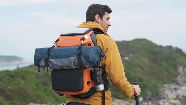 Sırt çantası şeklinde güç istasyonu: Hikerpower
