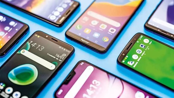 Akıllı telefon pazarında düşüş sürecek