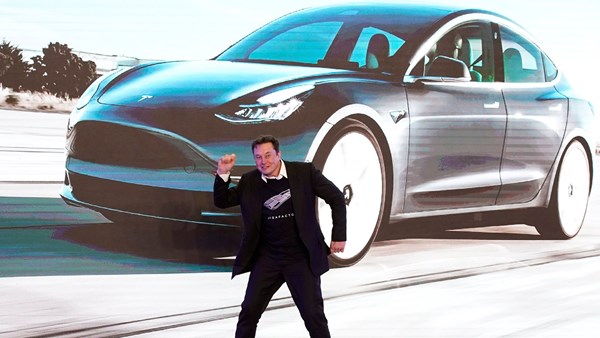 Elon Musk toplamda 8.5 milyar dolarlık Tesla hissesi sattı