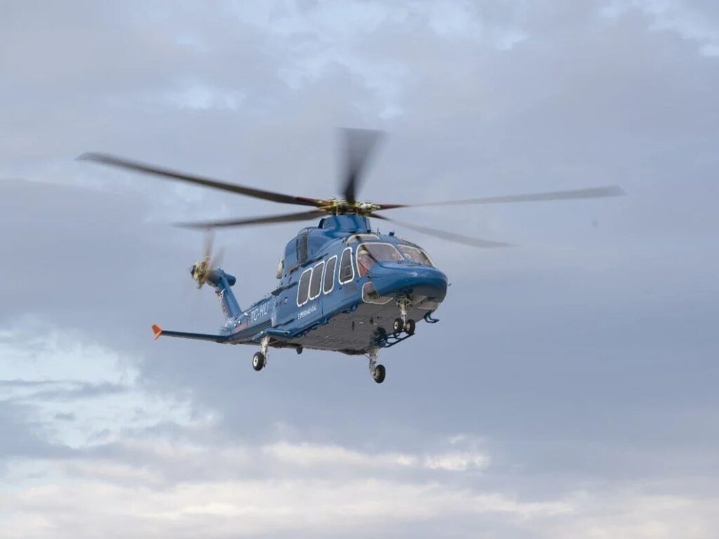 Gökbey helikopteri yerli motorla uçtu