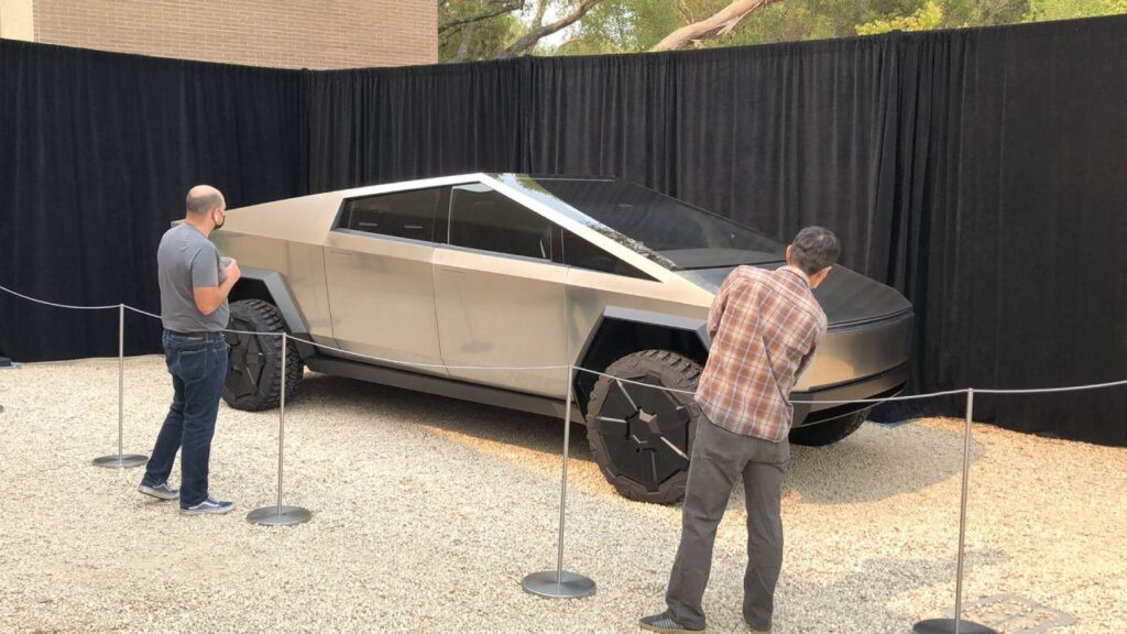 Gözler Tesla’da: Cybertruck çıkış tarihi açıklandı