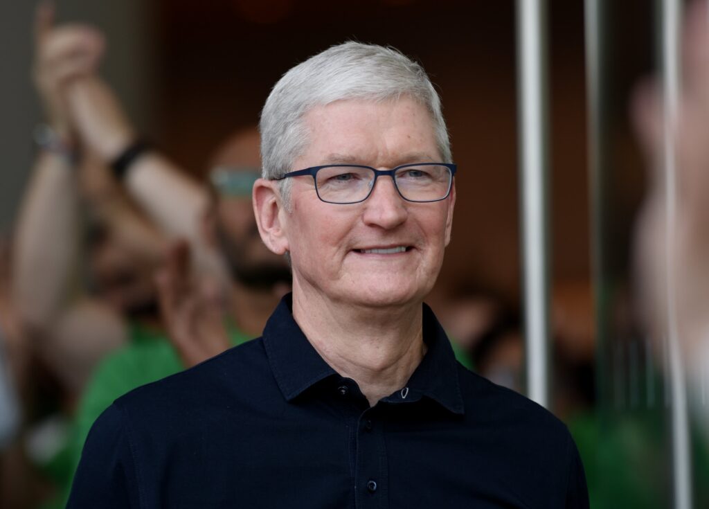 Tim Cook cevapladı: Apple işten çıkarma yapacak mı?